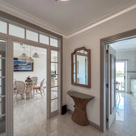 Luxury Wstunning Sea Views, Walk Galé Apartamento *